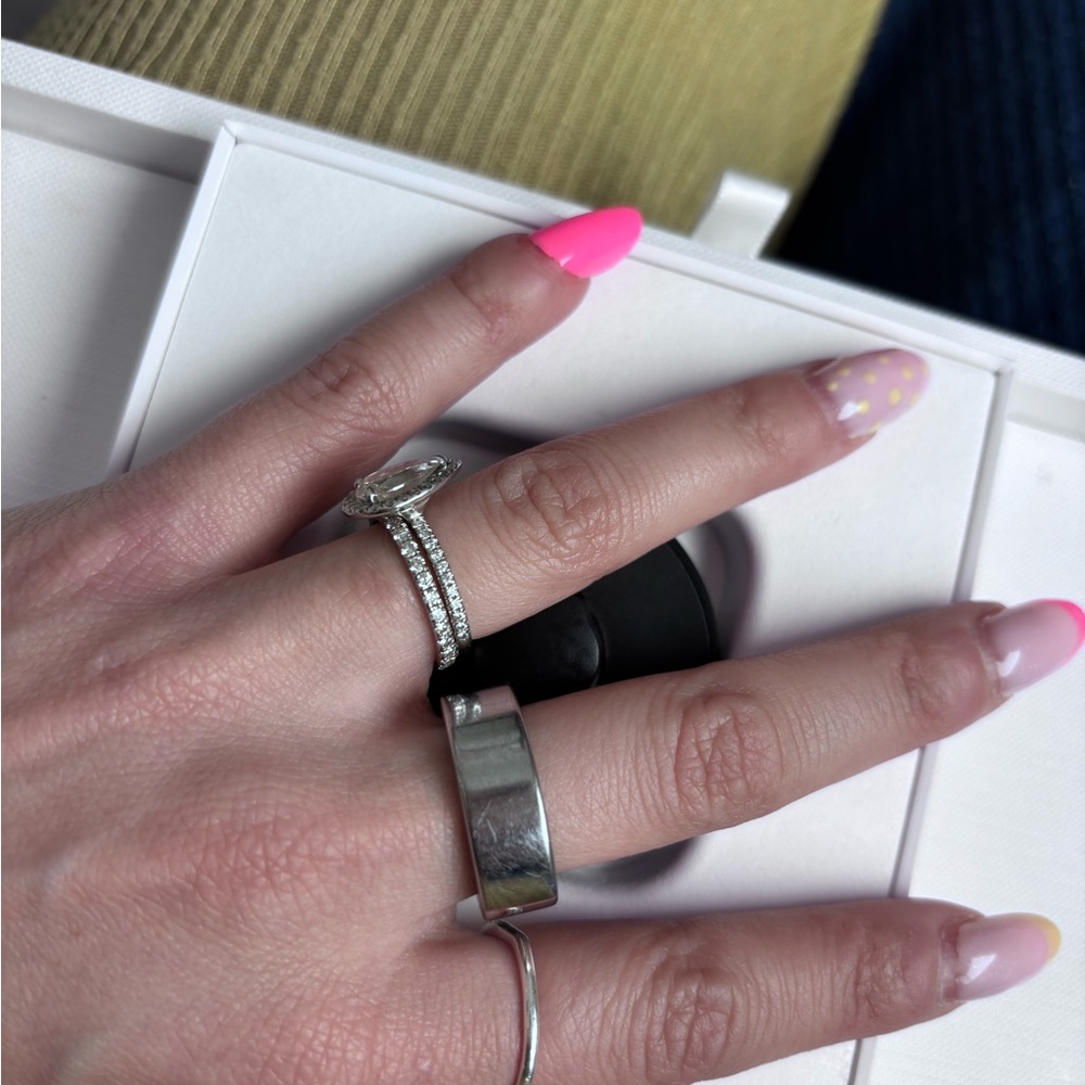 Oura Ring Gen3 Heritage Silver US8 set - Picture 6 of 10